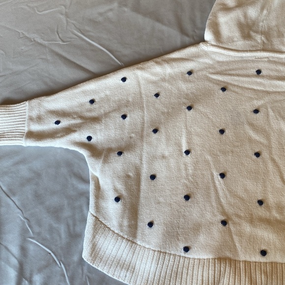 Gap size 5 sweater bundle. Two sweaters Minnie Mouse and polka dot. - Picture 9 of 9